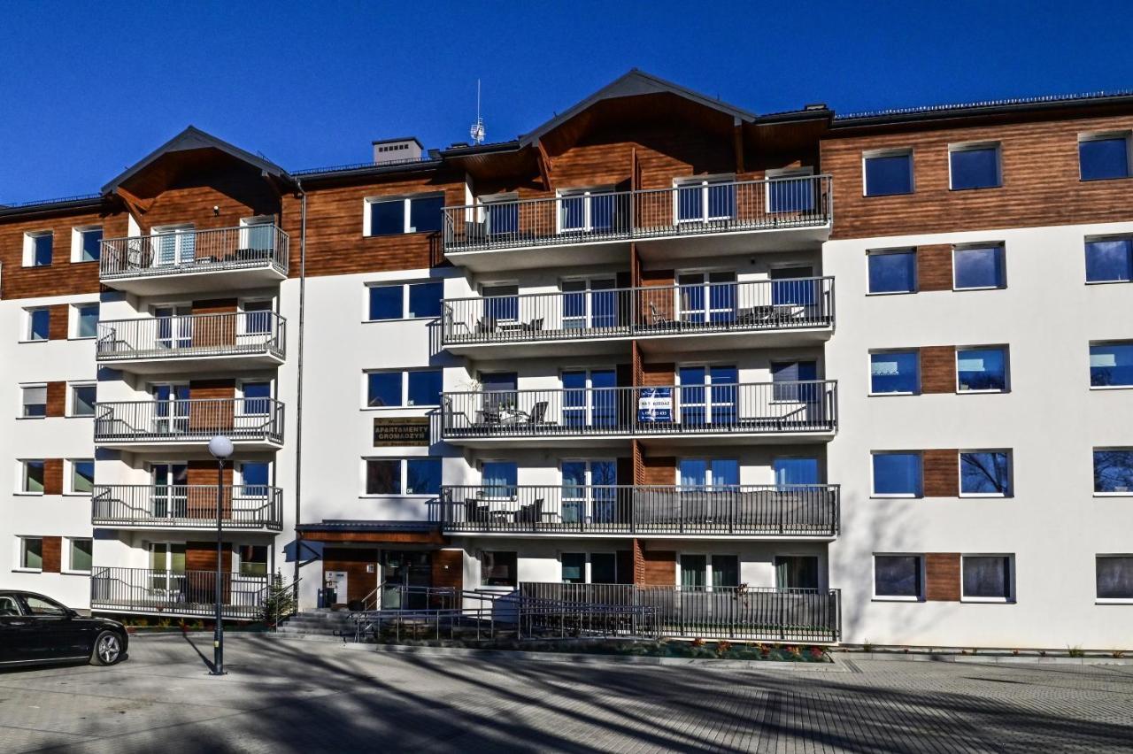 Apartament Loftspa Ustrzyki Dolne Ngoại thất bức ảnh